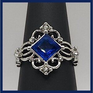 2/$15 Vintage-Inspired Blue Crystal Filigree Ring Size 6
